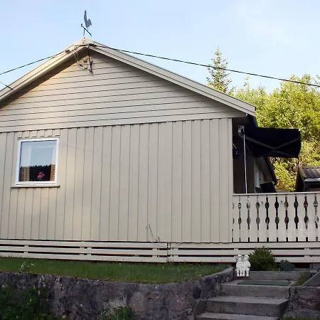Holiday home 6 Person Holiday Home In Mandal